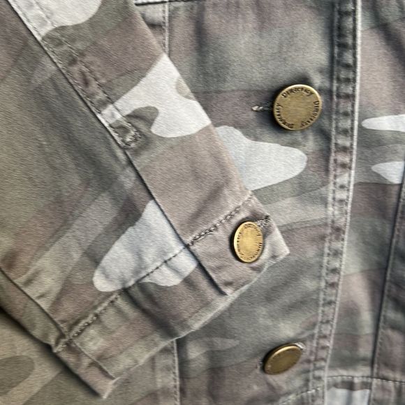 Camo Embellished Utility Jacket - Picture 14 of 15